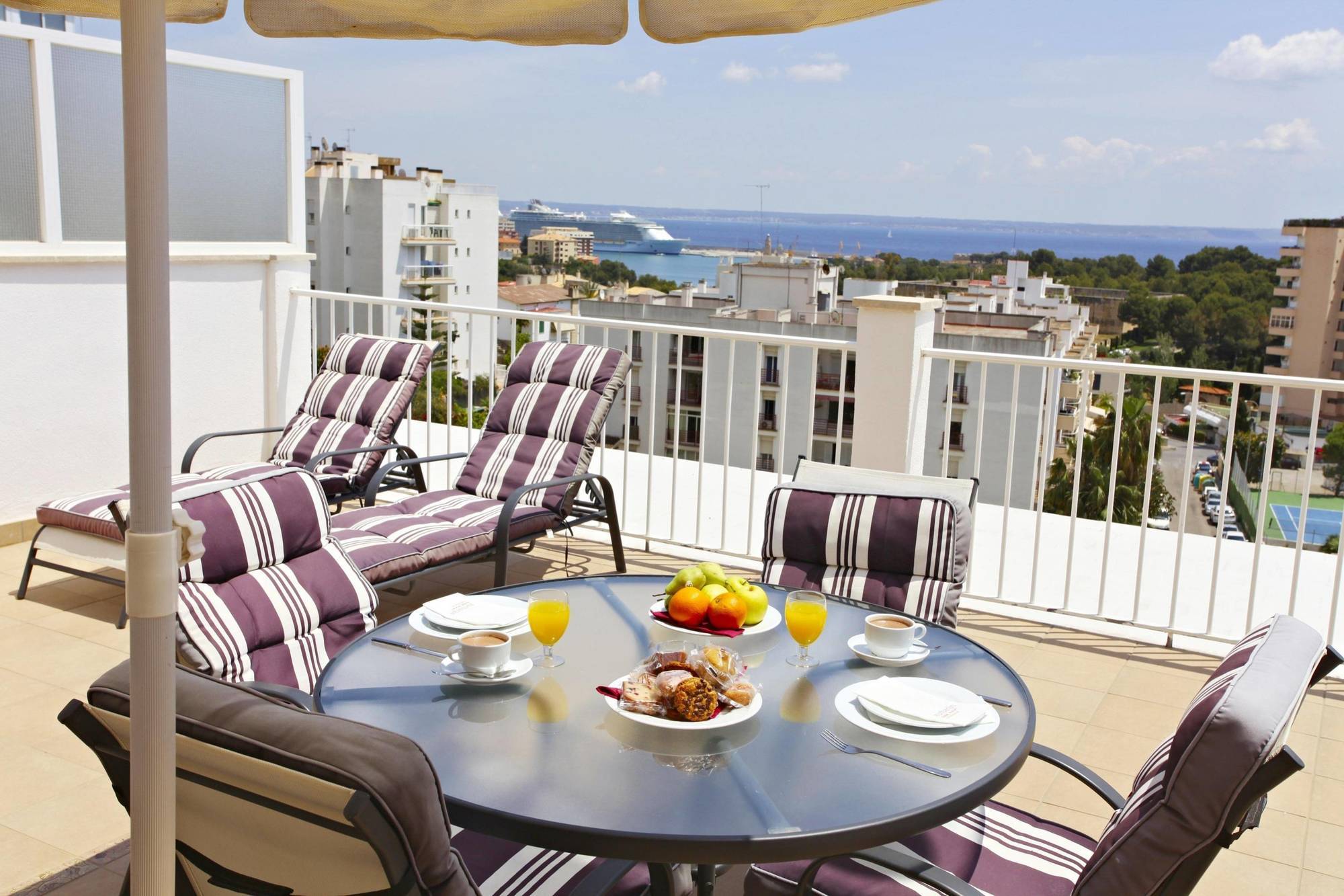 Dali Hotel *
