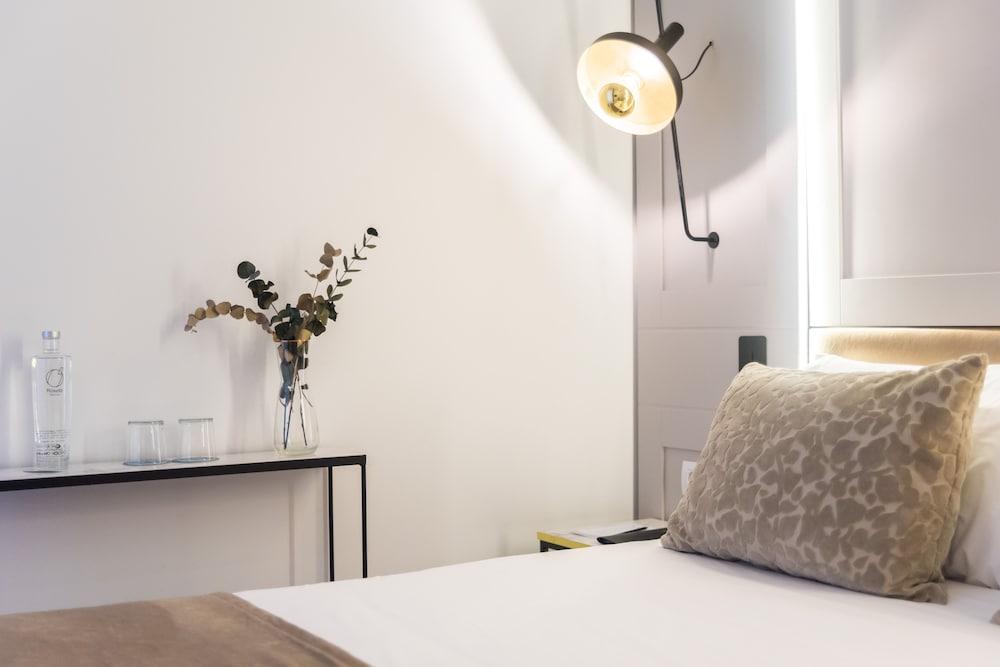 Khách sạn Icon Roseto 4*