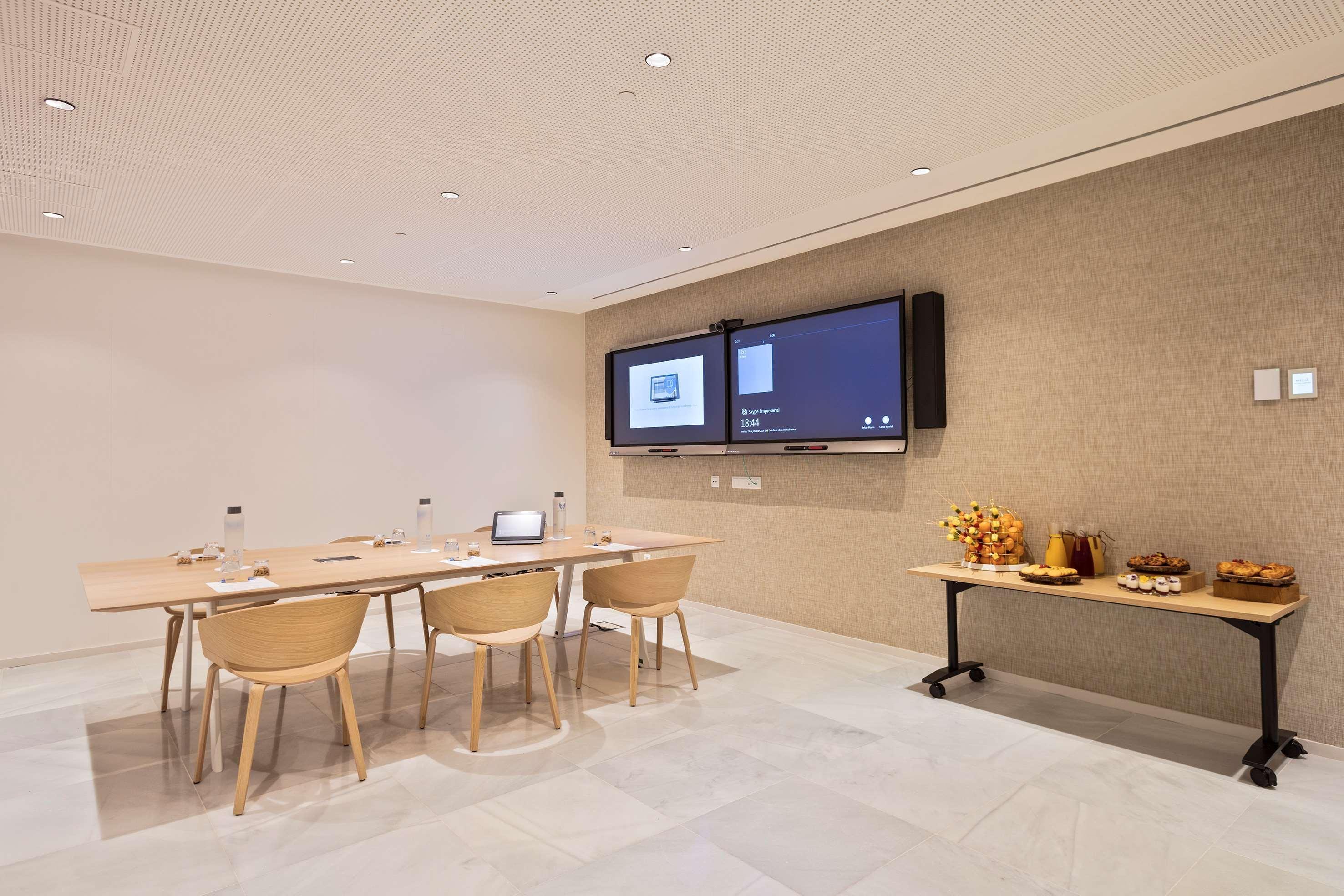 Khách sạn Melia Marina