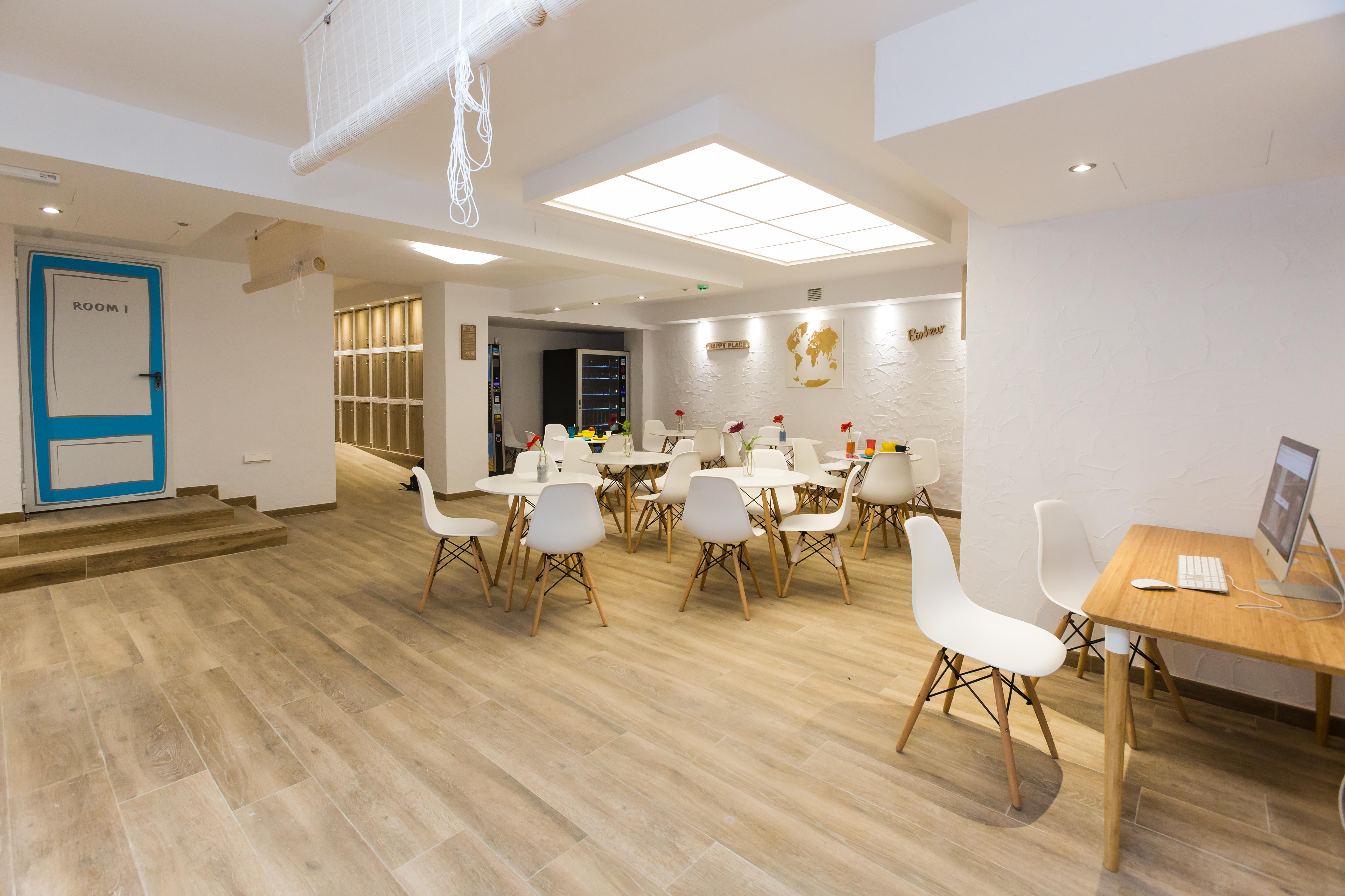 Singular By Eurotels - Juvenil Hostel