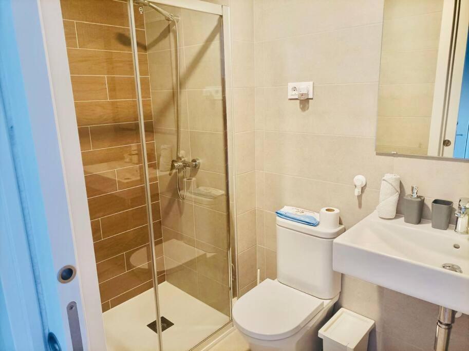 Excelente Habitacion Para Una Persona Con Bano Privado En Piso Compartido Con Una Familia Căn hộ Palma de Mallorca