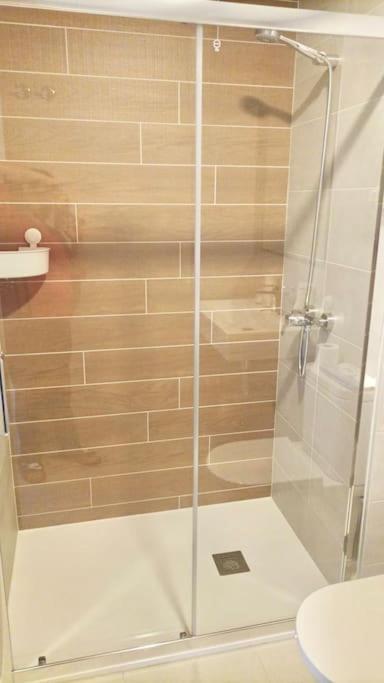Căn hộ Excelente Habitacion Para Una Persona Con Bano Privado En Piso Compartido Con Una Familia *