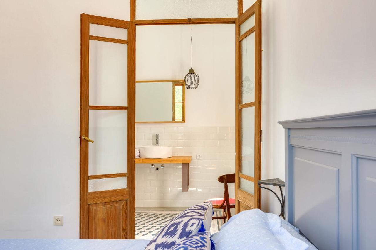 Villa Palma, Establiments *