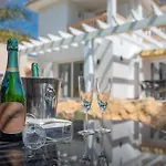 Delightful villa excellent located 130m to beach, 5km to airport, 4,5km to palma city centre