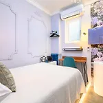 Dog Admiral - Urban Guest House