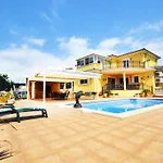 Villa Carmela
