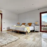Villa Con Piscina