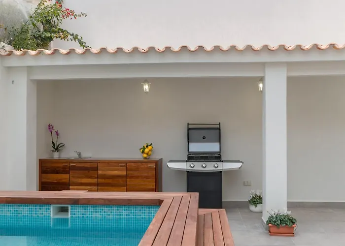 Tastefully-Furnished Villa In Mallorca