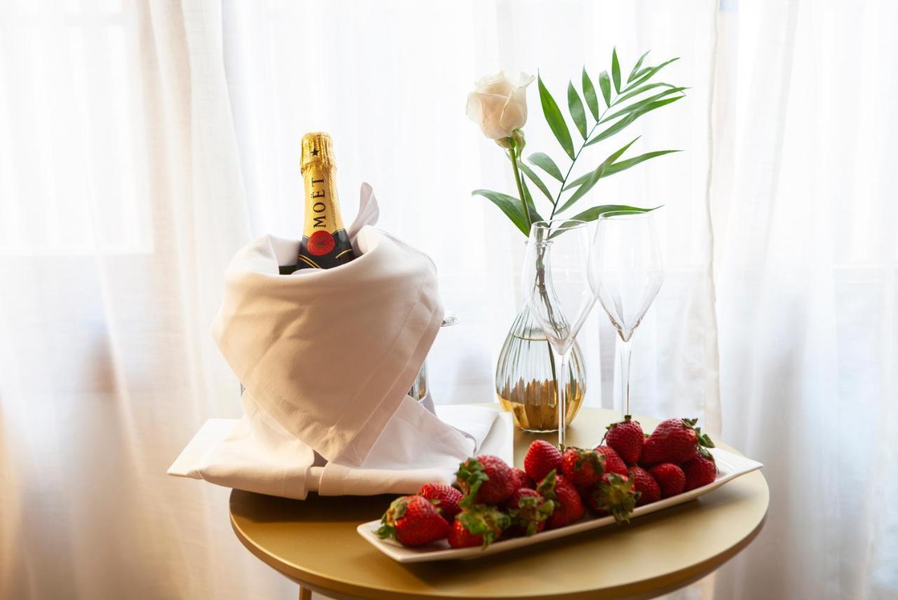 Nivia Born Boutique Khách sạn 5*
