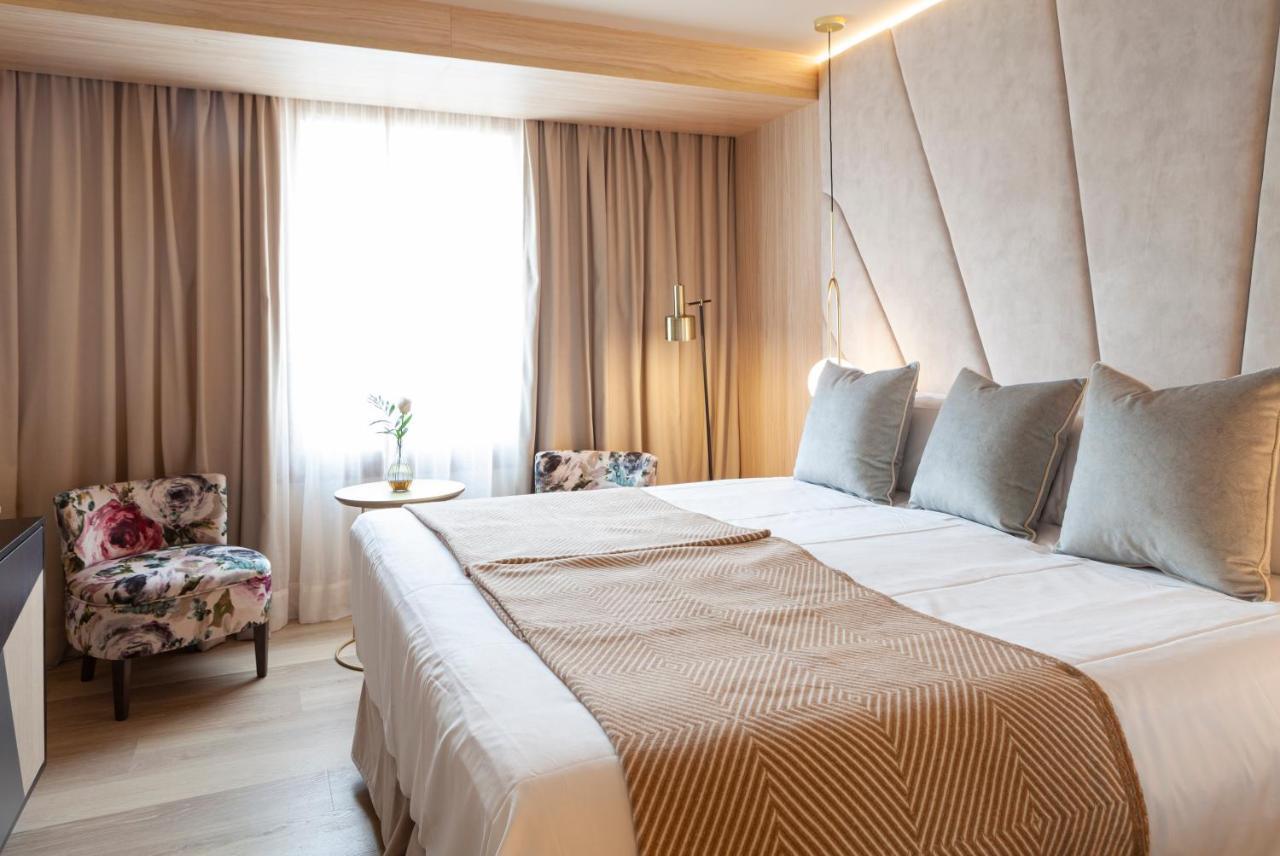 Khách sạn Nivia Born Boutique 5*