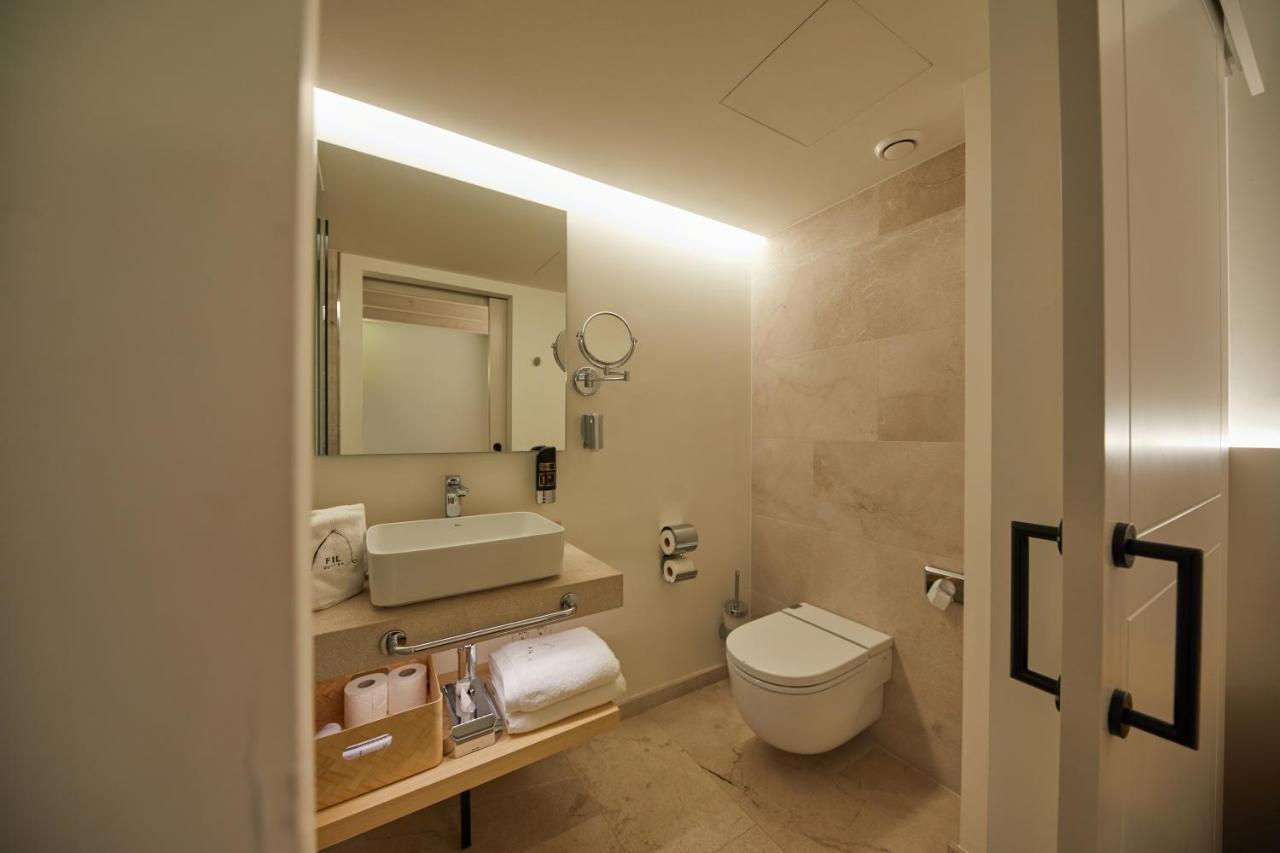 Khách sạn hẻo lánh Fil 4*