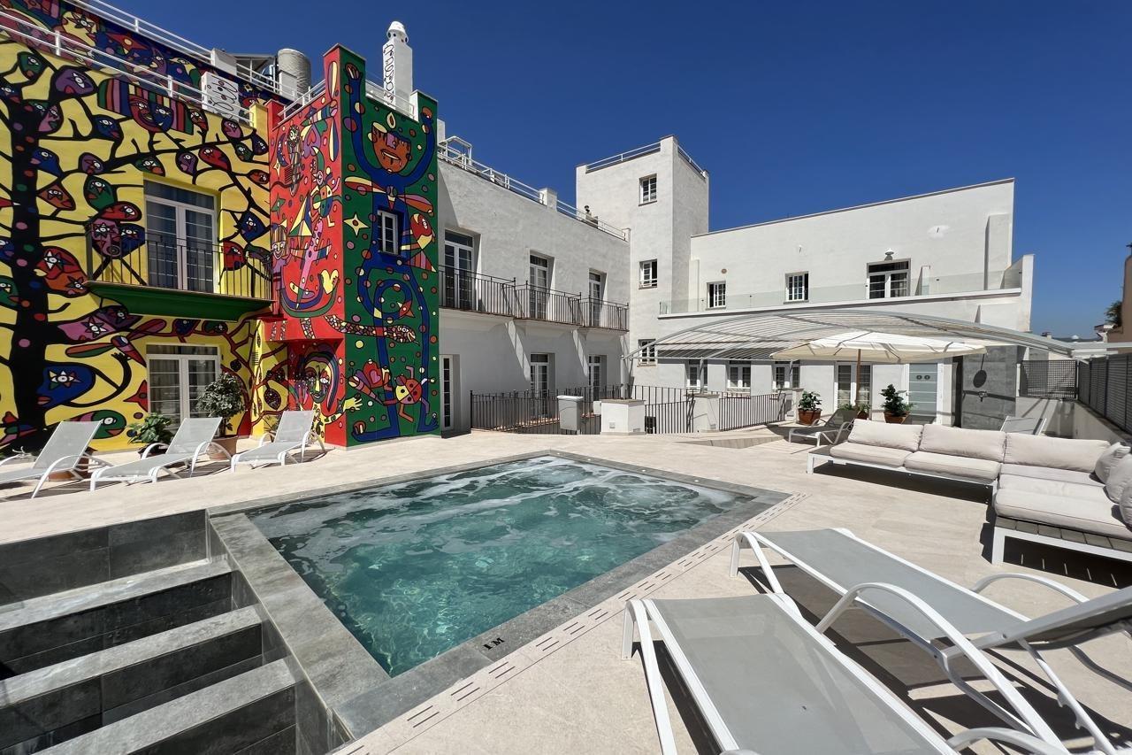 Artmadams Hotel 4*