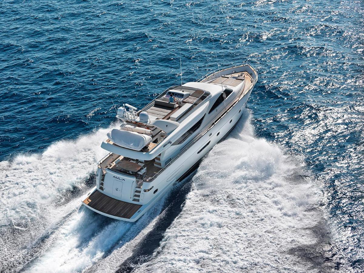 Botel Essoess Boat - Five Star - Exclusive Use