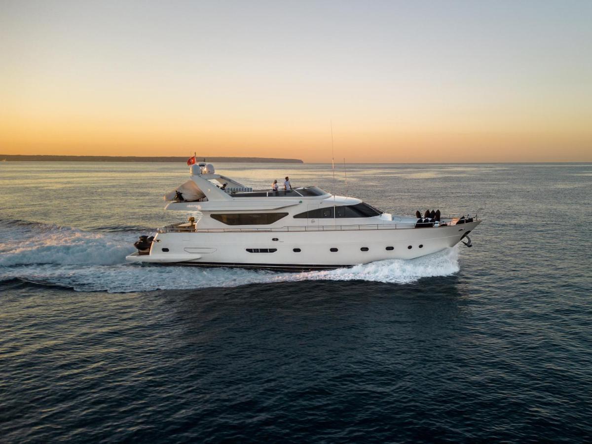 Essoess Boat - Five Star - Exclusive Use Botel Palma de Mallorca