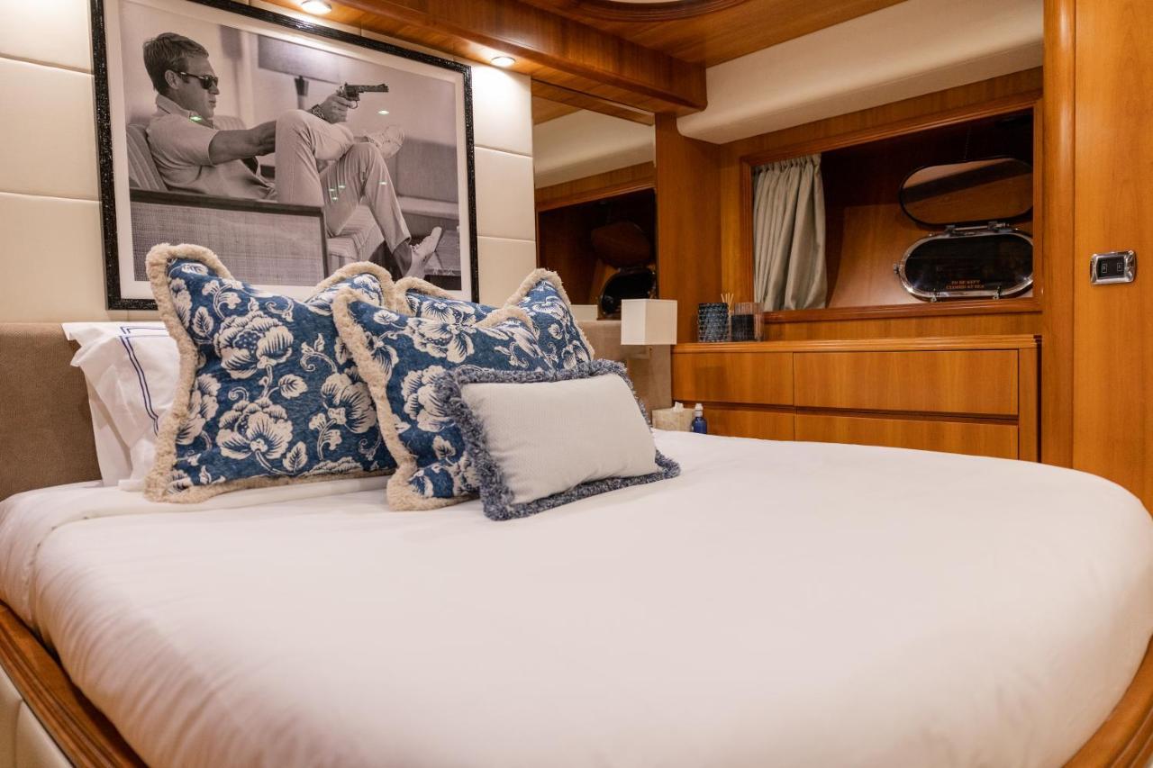 Essoess Boat - Five Star - Exclusive Use Botel