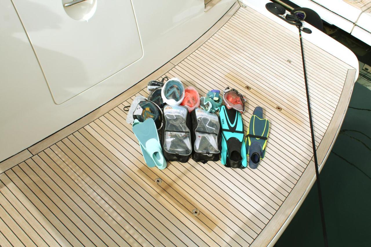 Essoess Boat - Five Star - Exclusive Use *