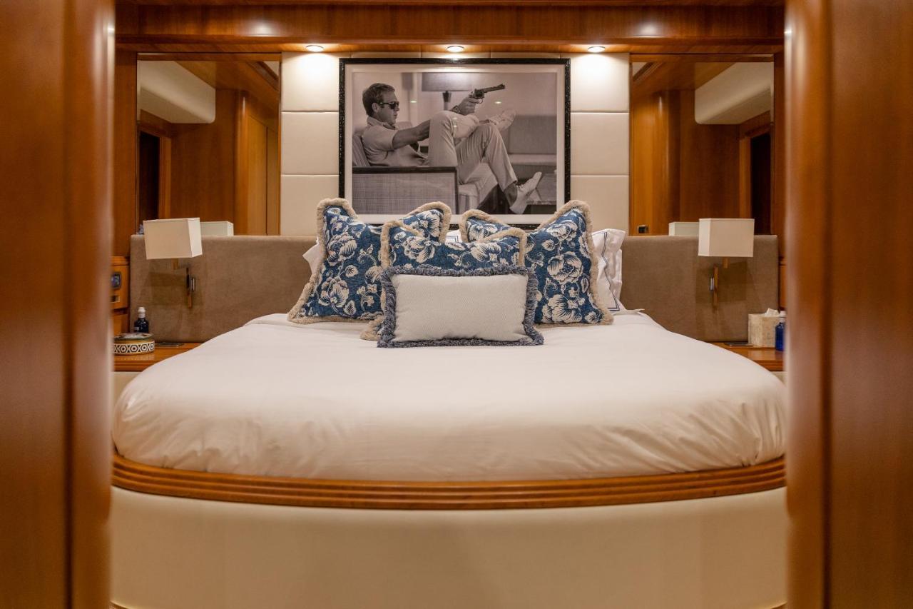 Botel Essoess Boat - Five Star - Exclusive Use *