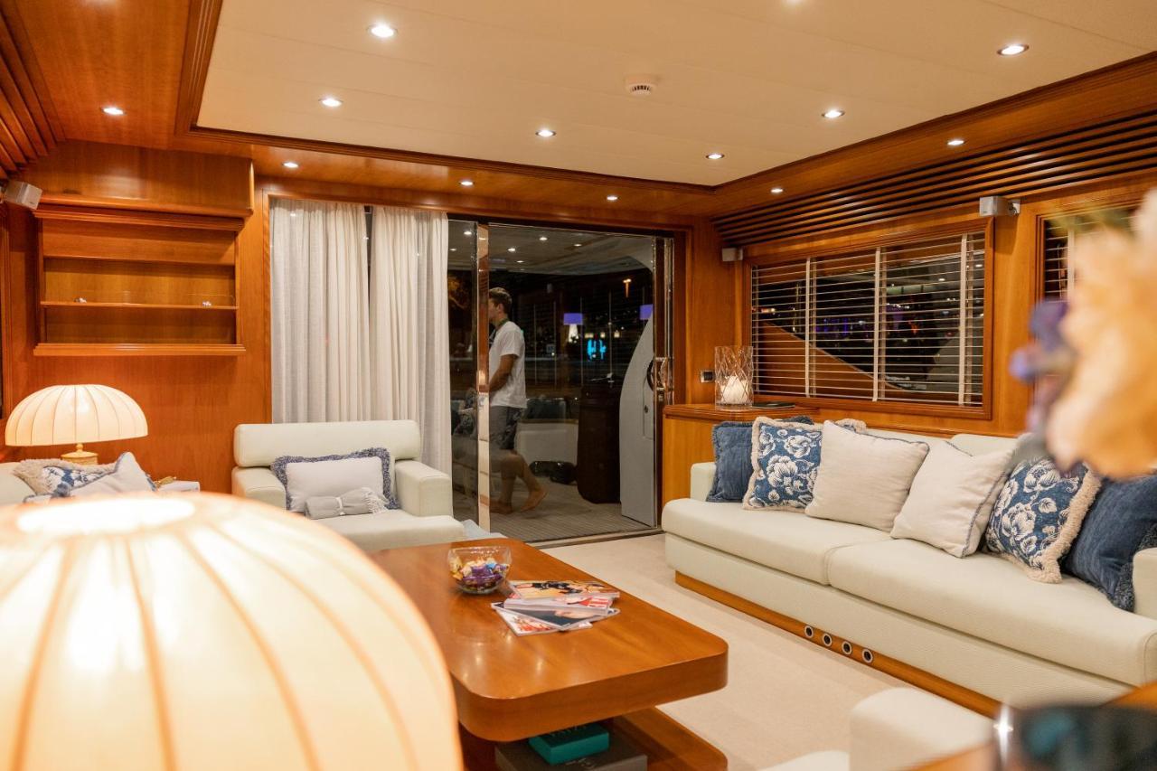 Essoess Boat - Five Star - Exclusive Use *