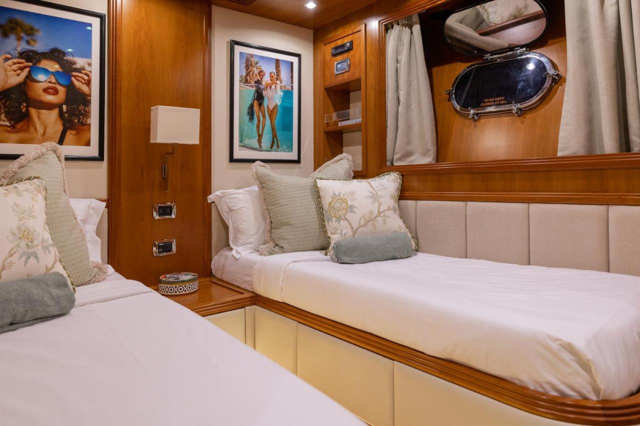 Essoess Boat - Five Star - Exclusive Use Botel Palma de Mallorca