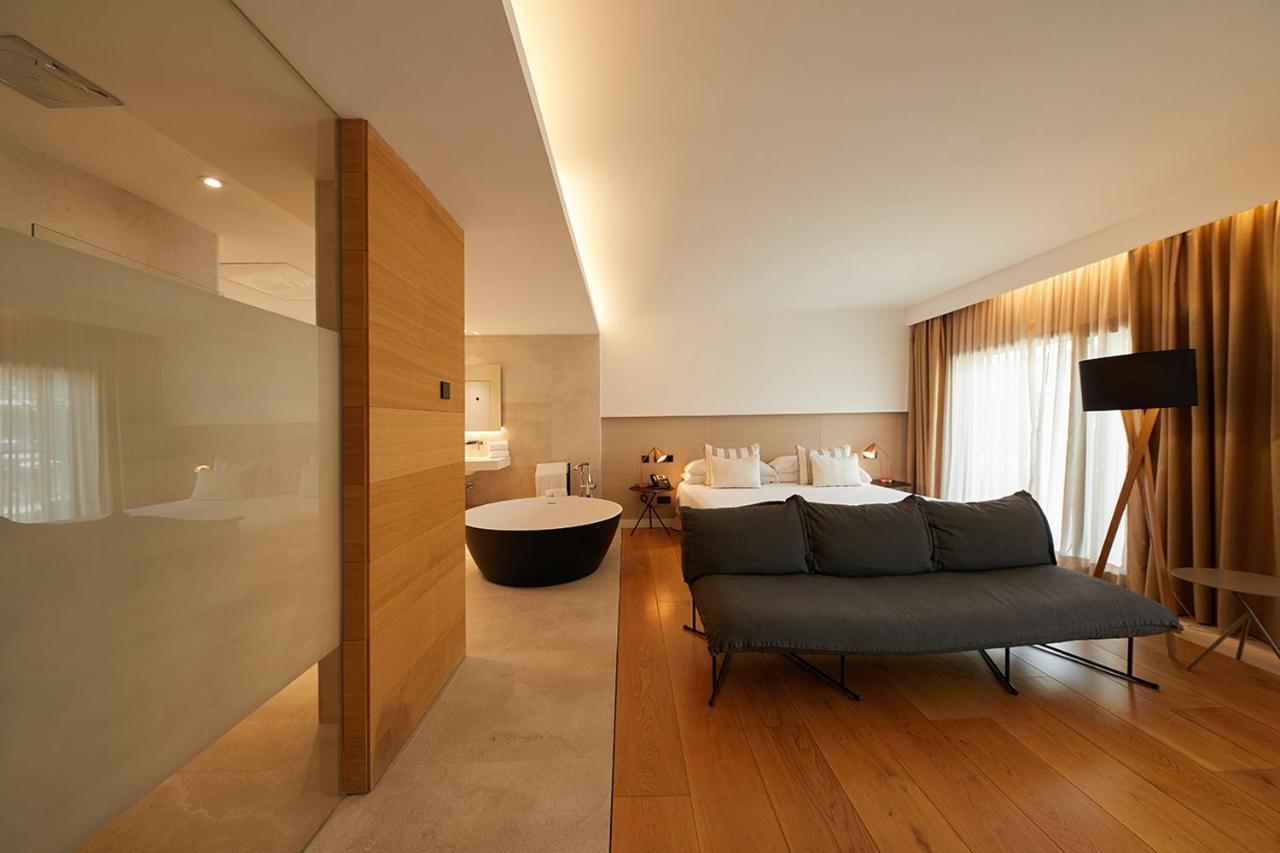 Nakar Khách sạn 4*