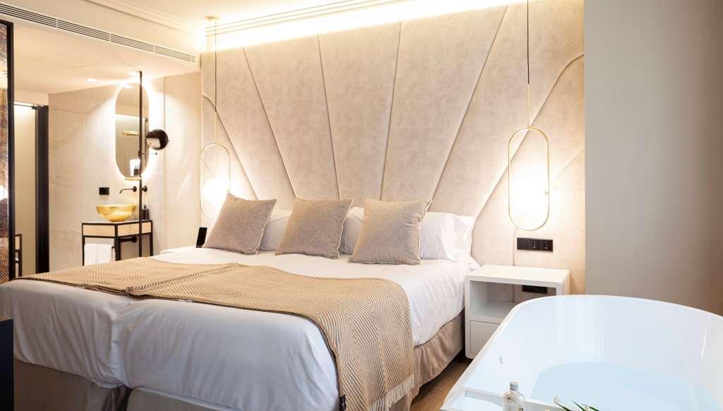 Nivia Born Boutique Khách sạn 5*