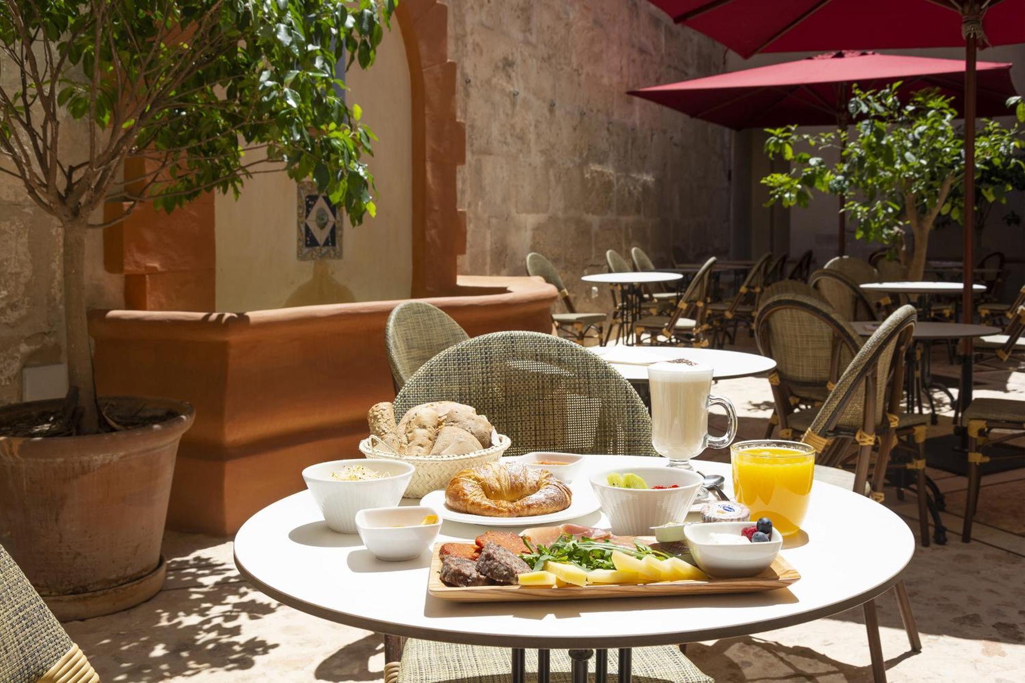 Cirera Hotel 4*