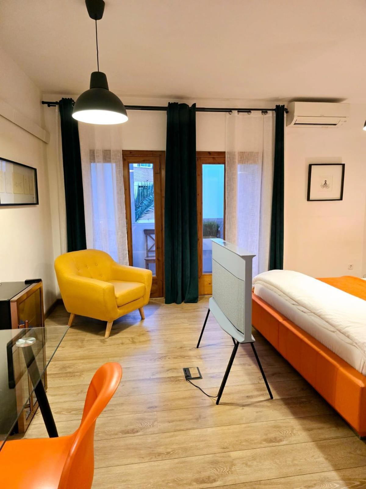Nhà khách Baron- Center - Luxury