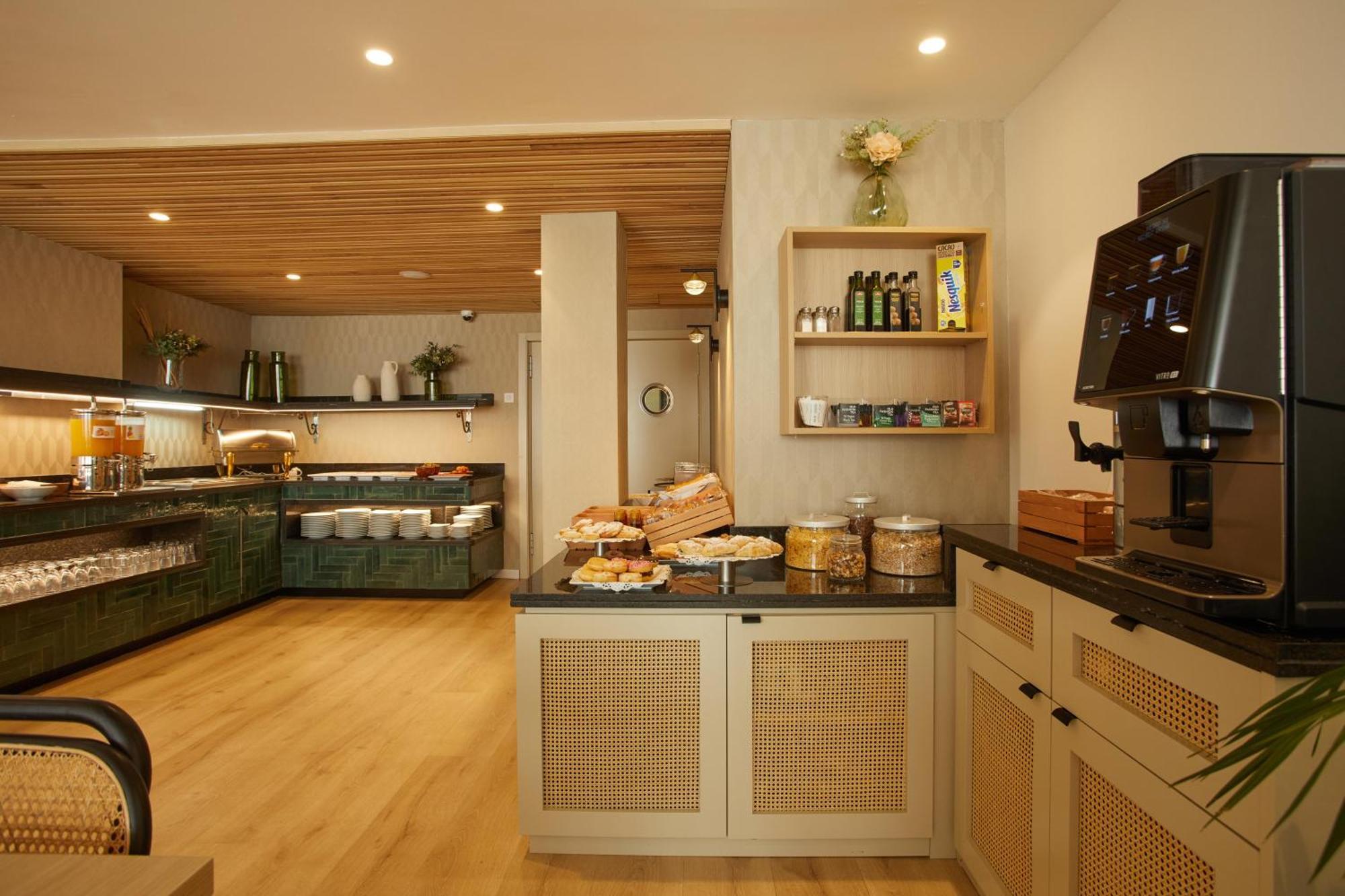Khách sạn Zurbaran 3*