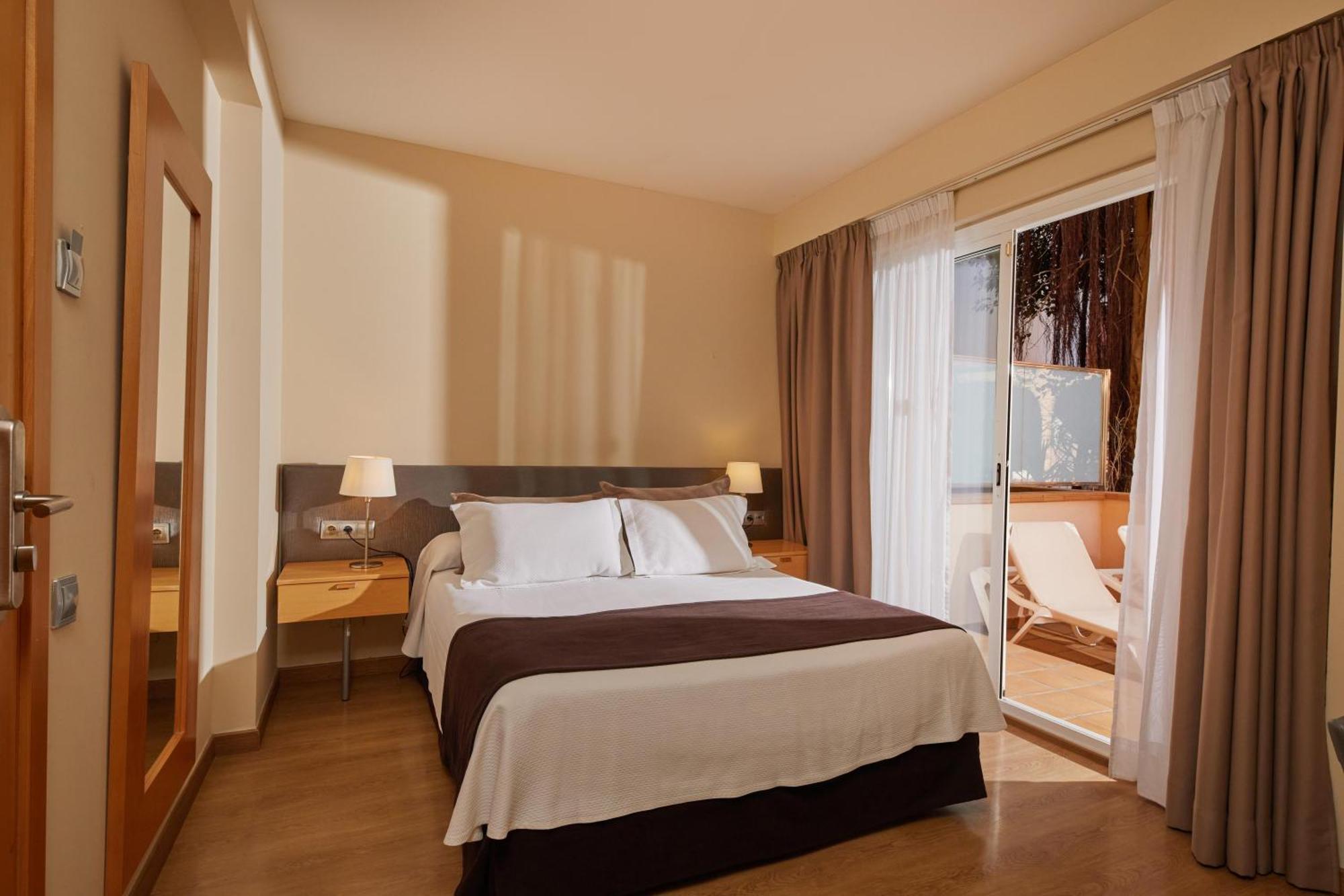 Khách sạn Zurbaran 3*