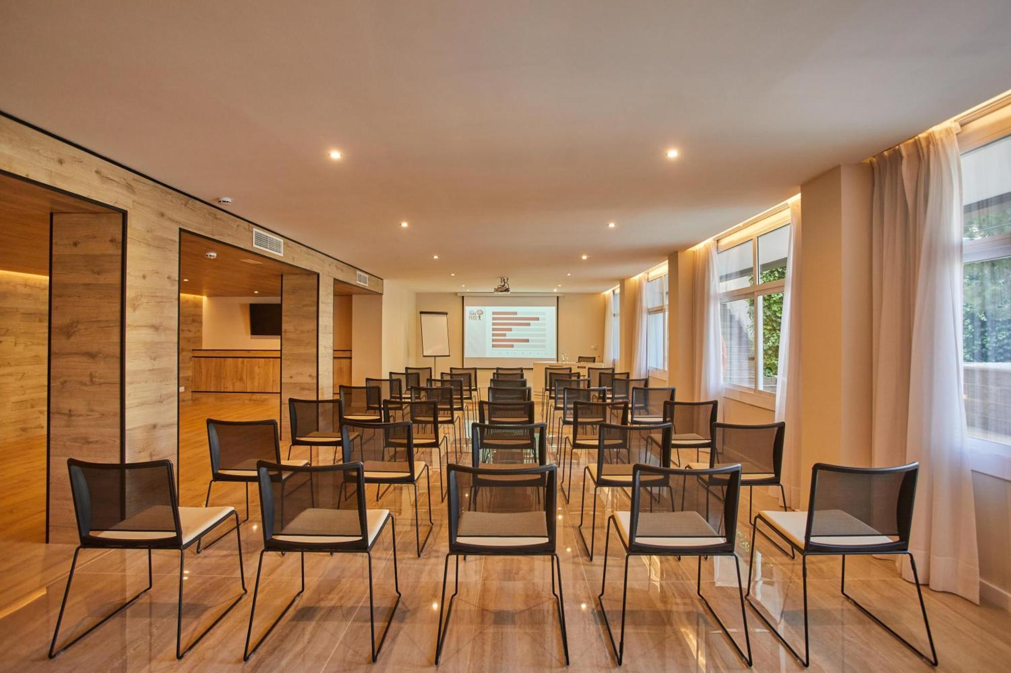 Hotel Joan Miro Museum 4*