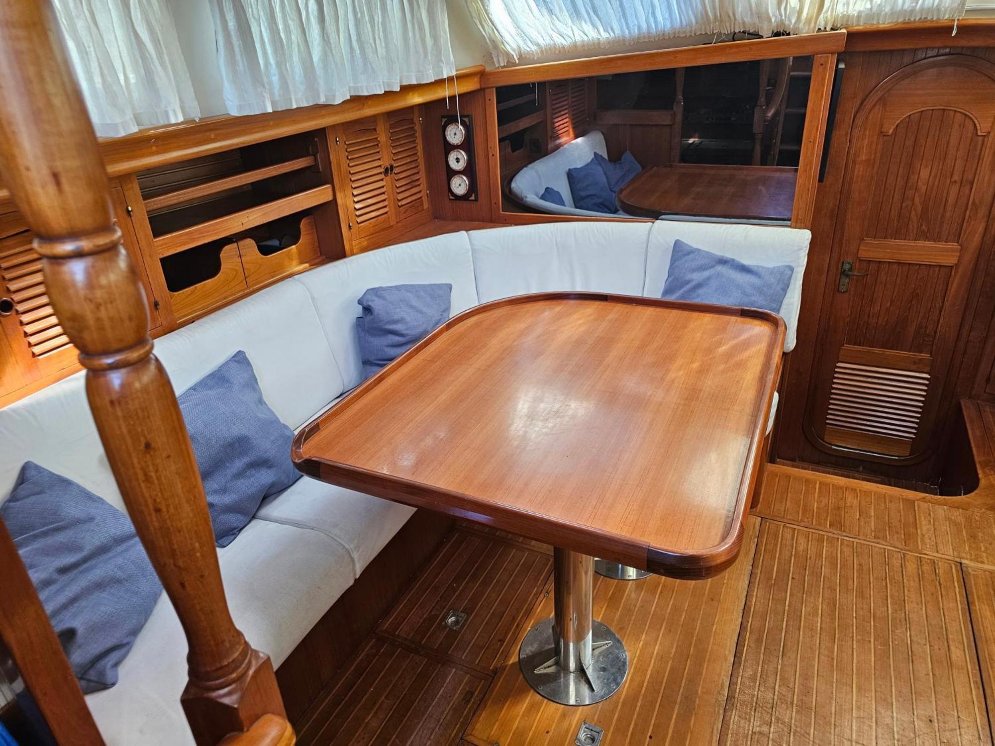 Botel Exclusivo Velero Privado 6pax Palma de Mallorca