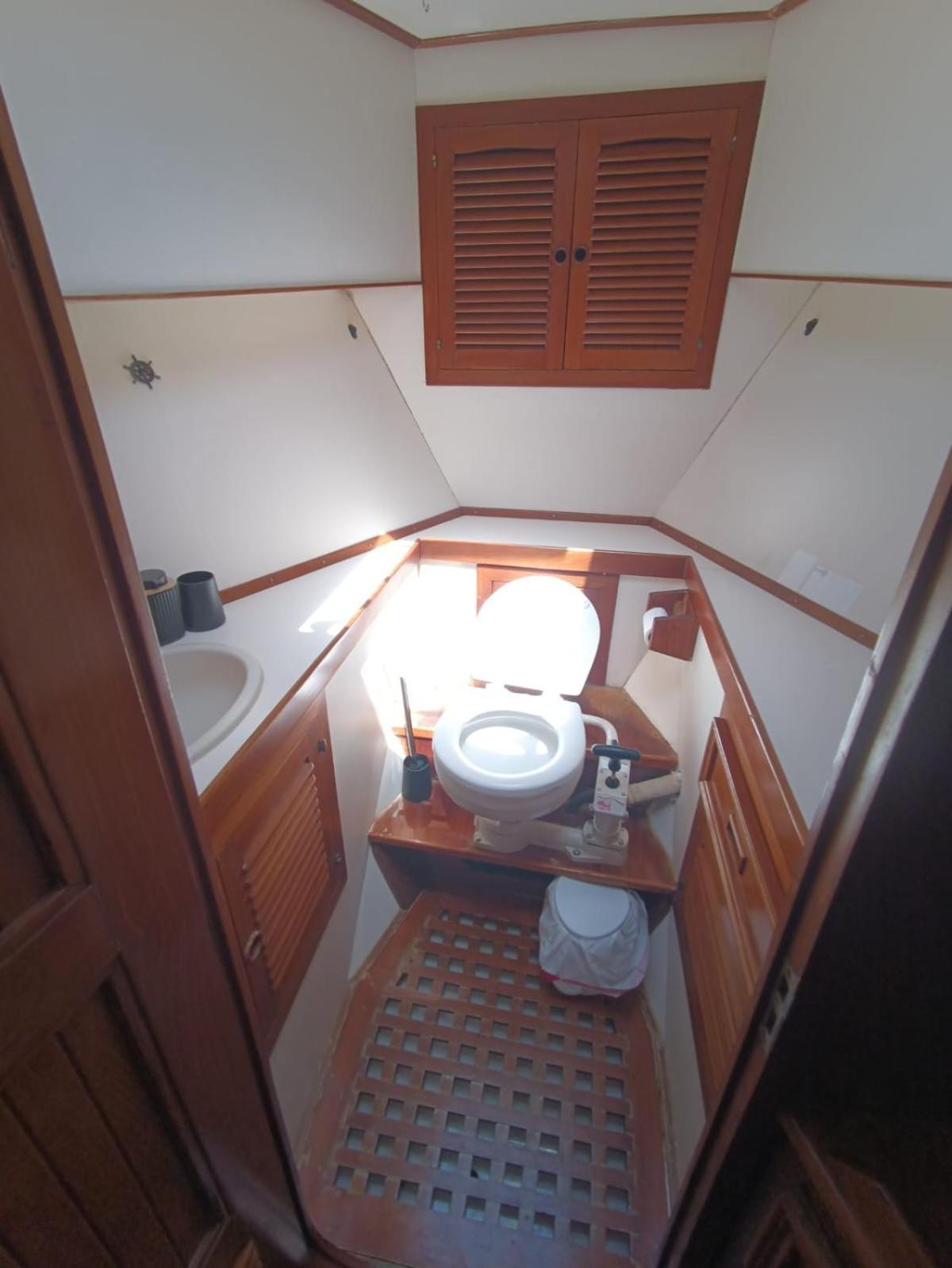 Botel Exclusivo Velero Privado 6pax