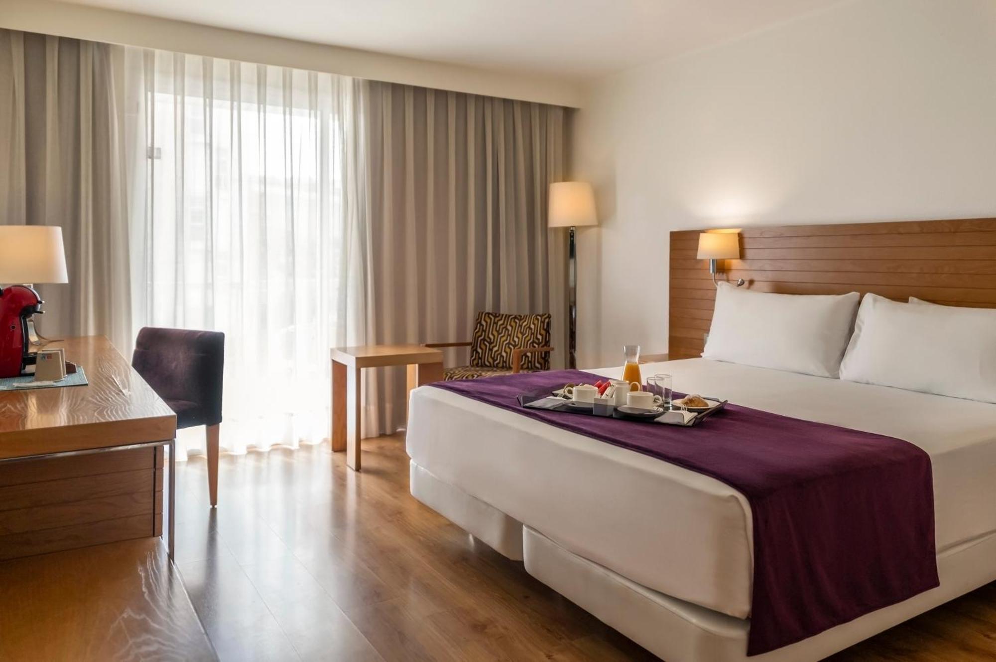 Khách sạn Hesperia Ciudad De Mallorca 4*