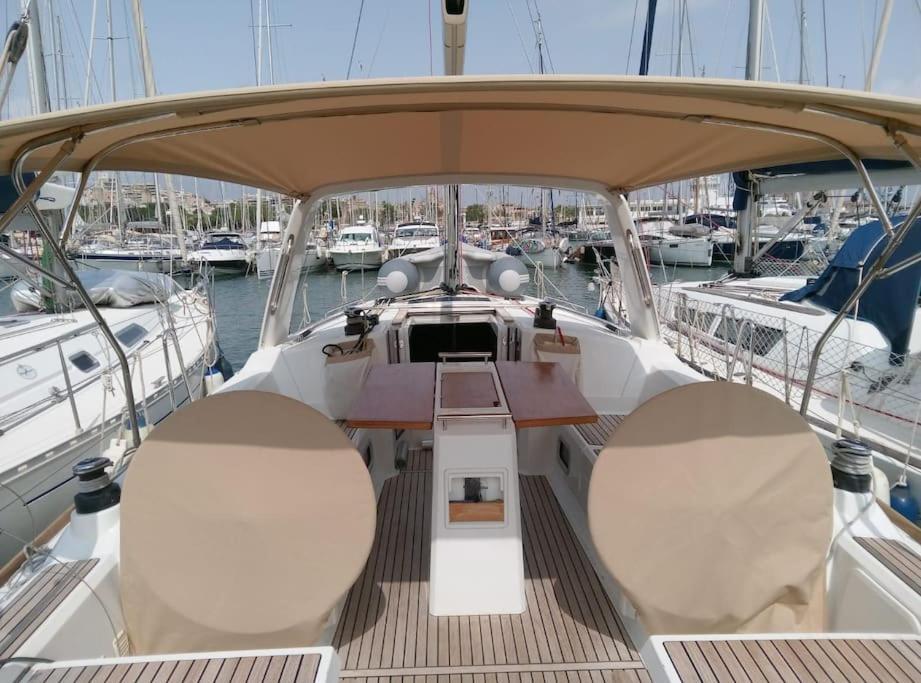 Botel Barco Acogedor En
