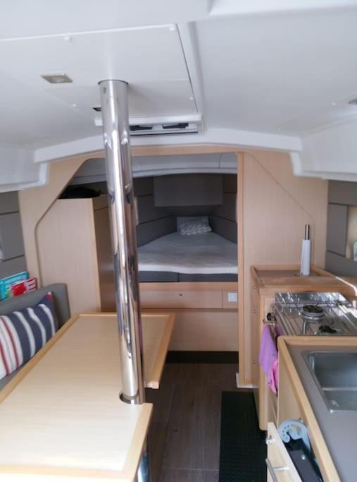 Botel Barco Acogedor En