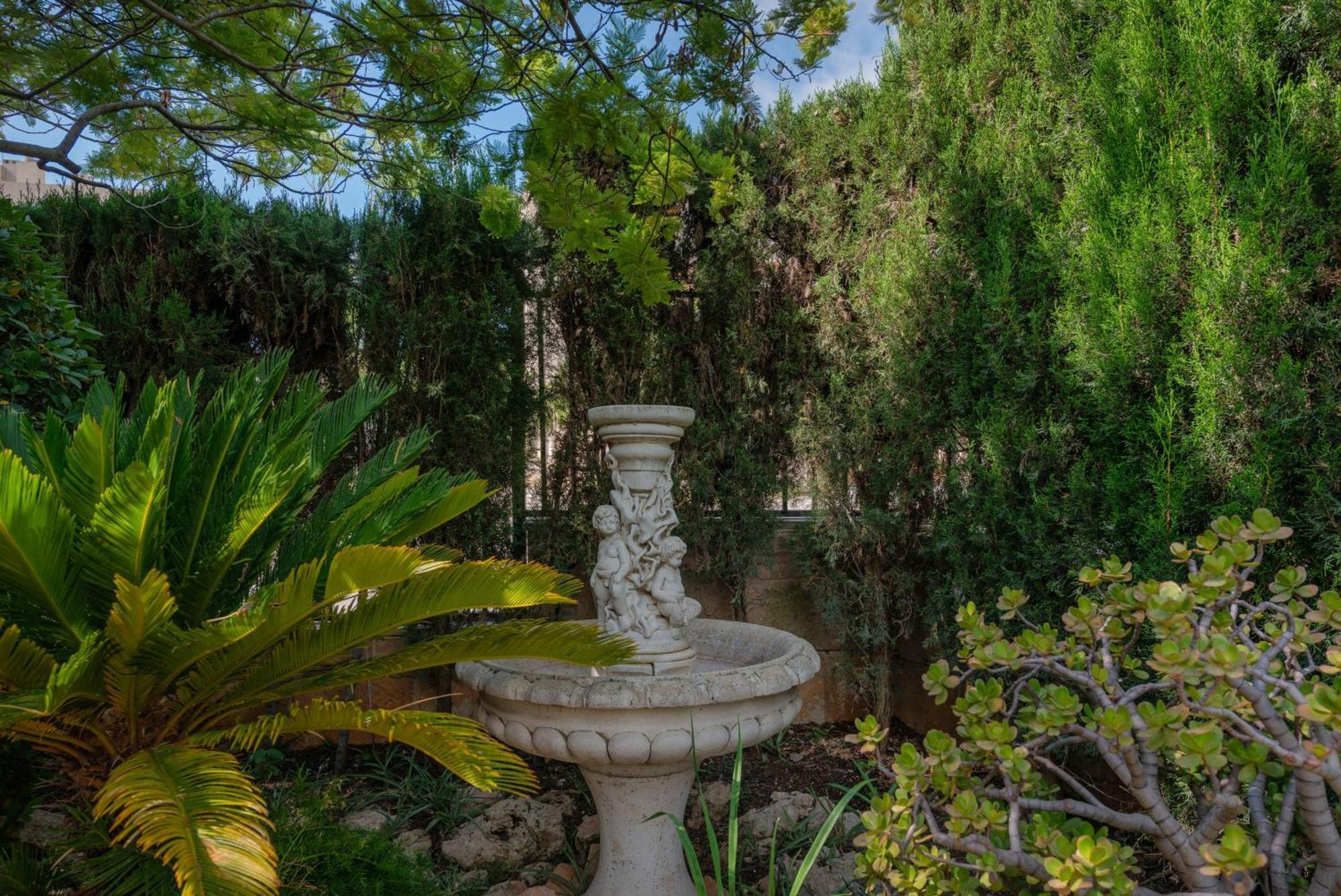 Teulera Villa *