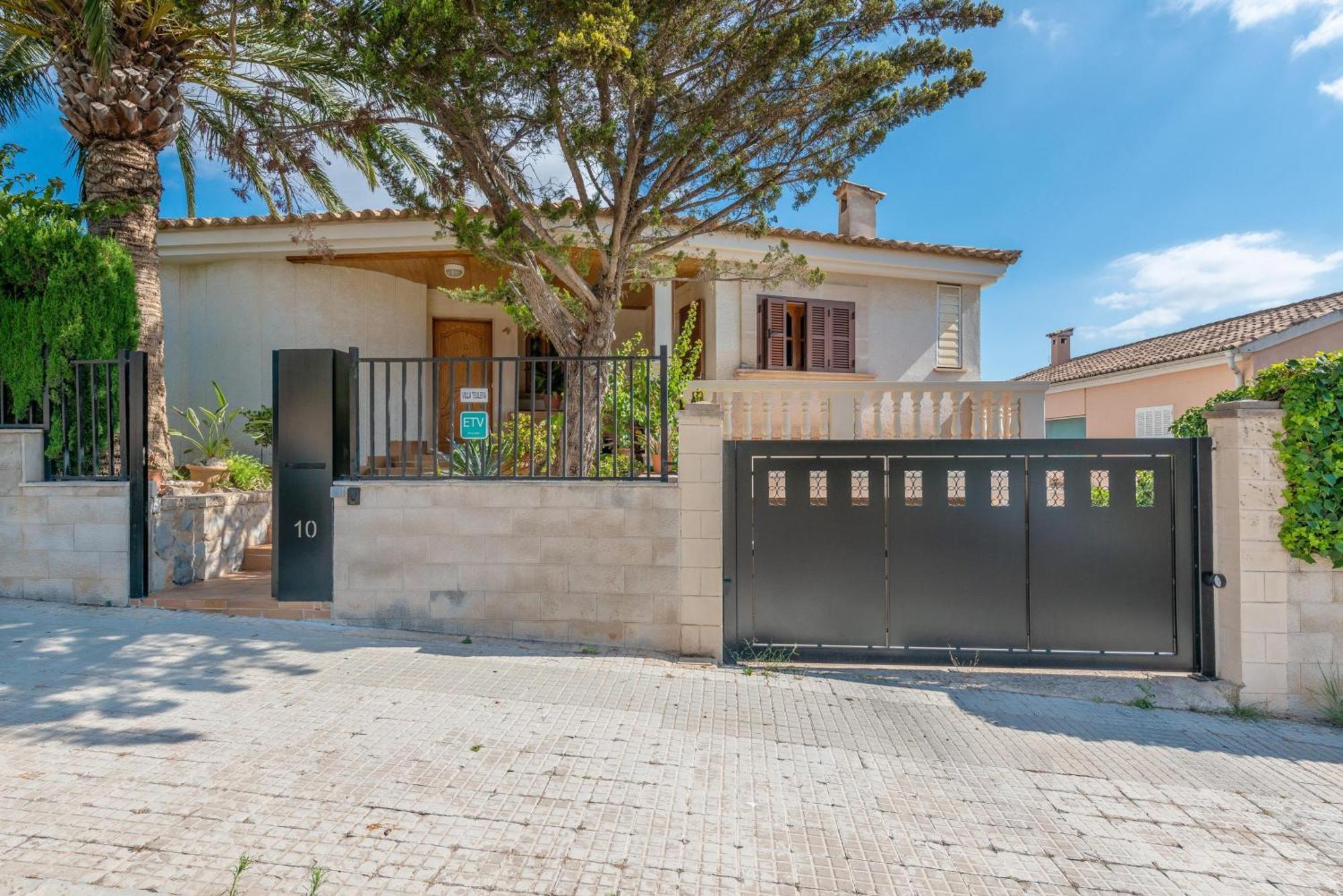 Teulera Villa *
