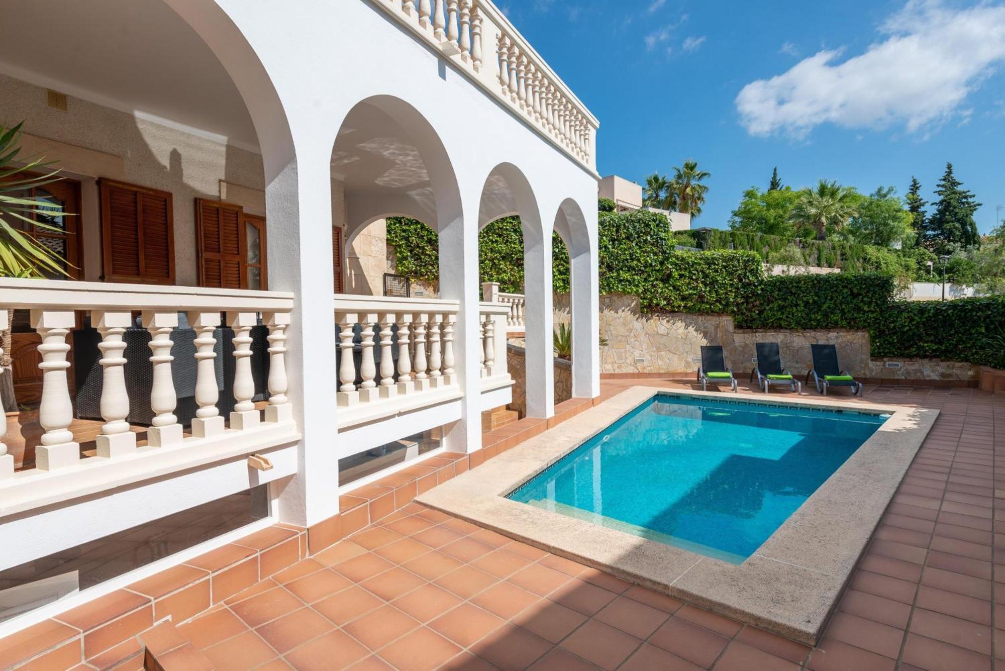 Teulera Villa *