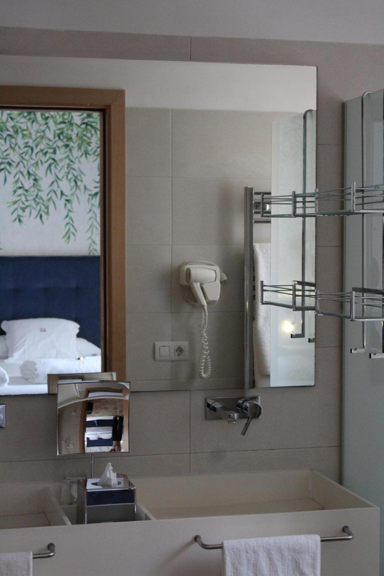 Ah Art Hotel
