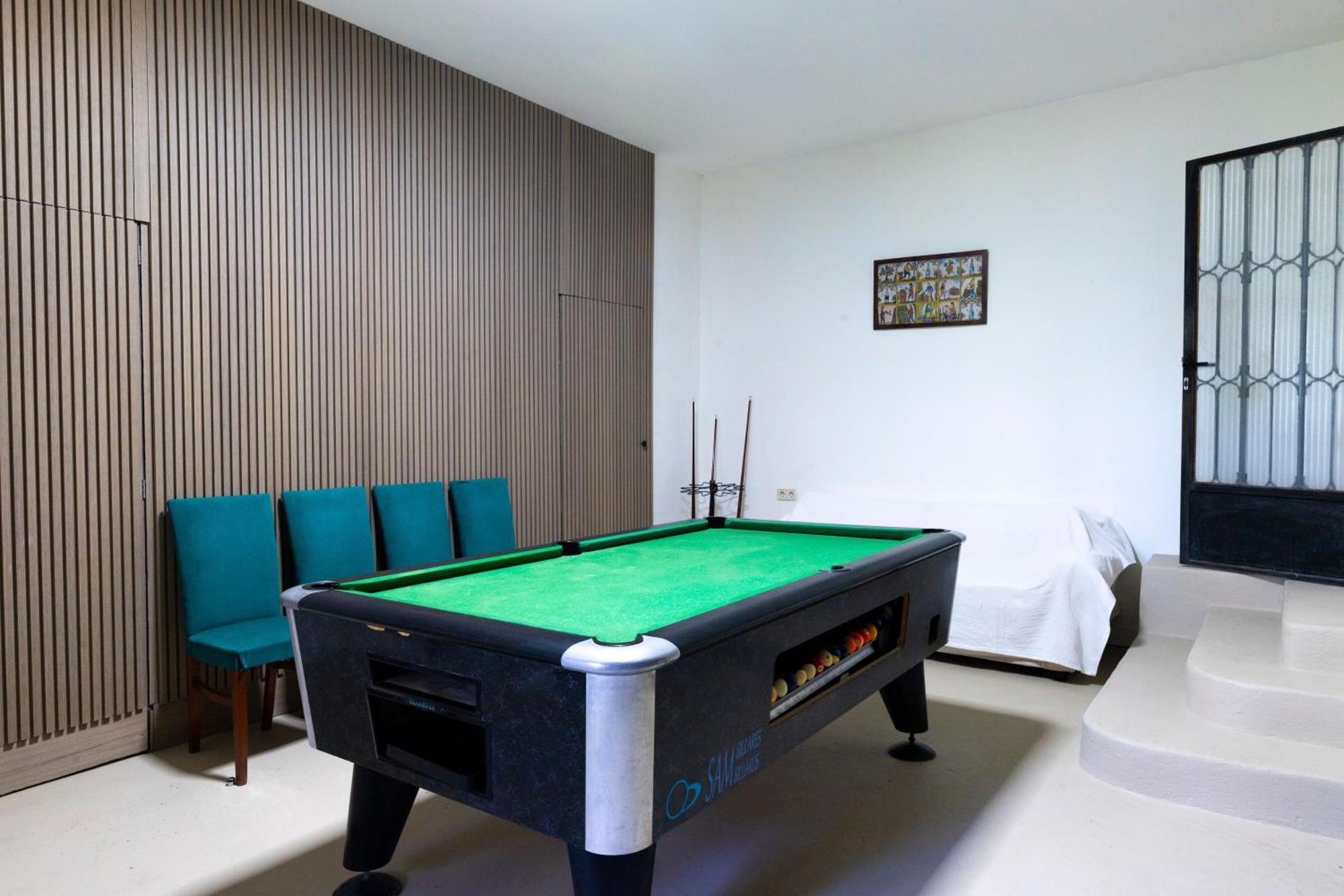 Big Nelma Villa *