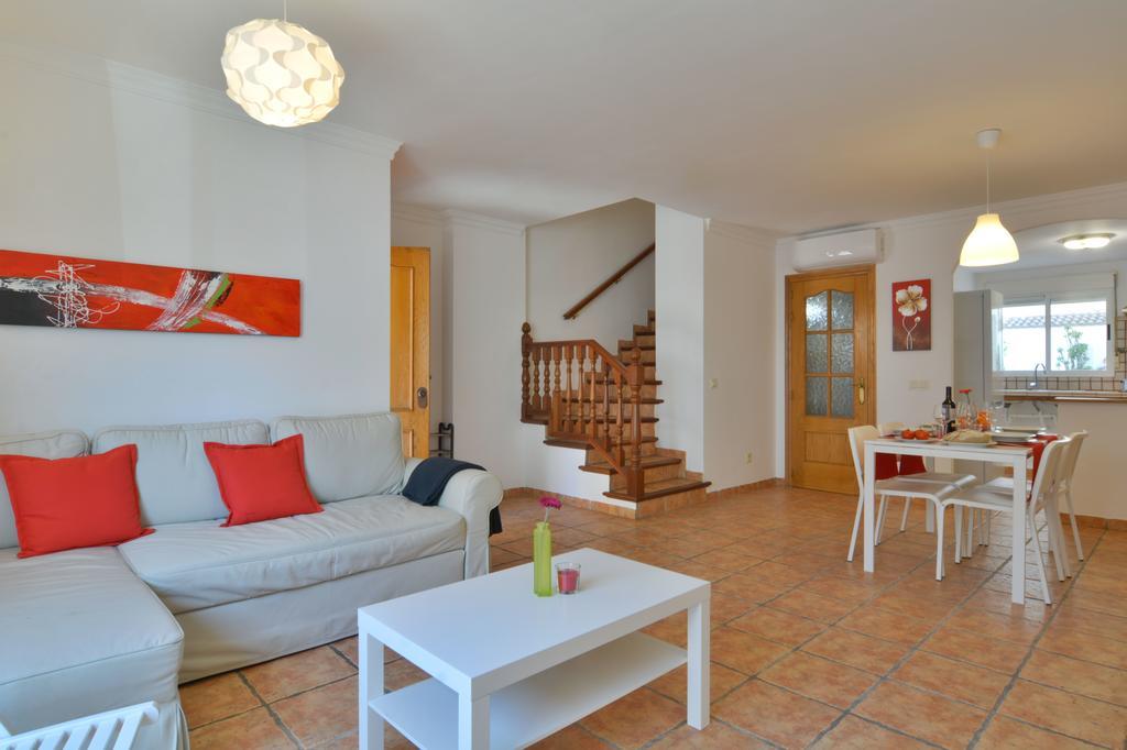 Townhouse 200mts From The Sea Up To 6 Guests