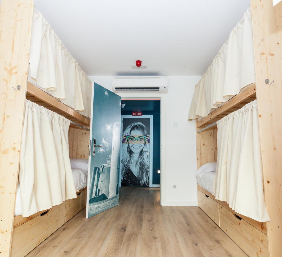 We - Juvenil Hostel Palma de Mallorca
