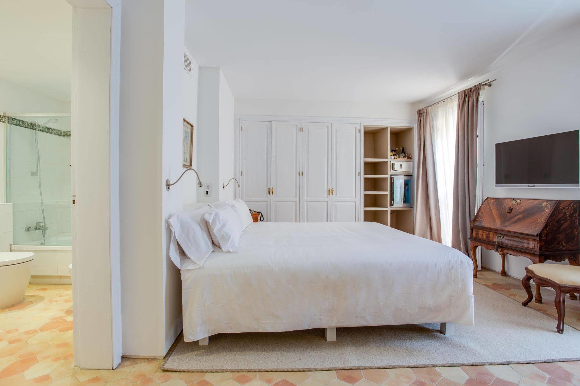 Hotel Ah Art 4*