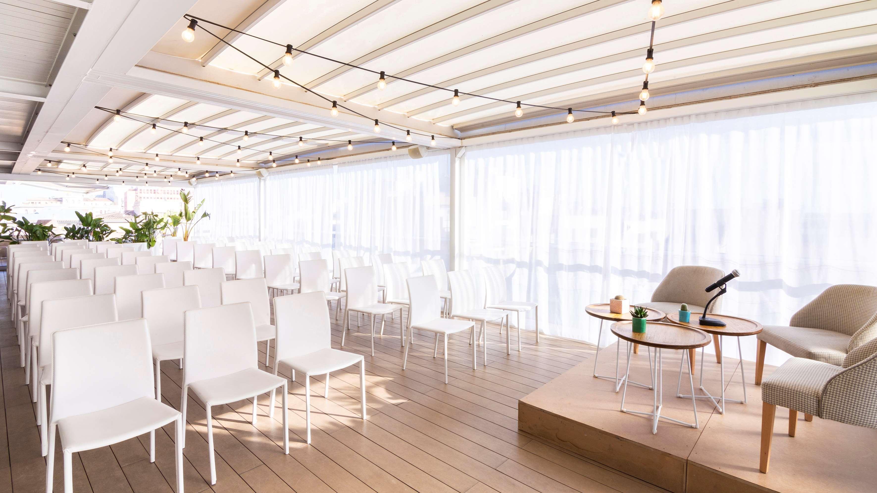 Khách sạn Innside By Melia Center 4*