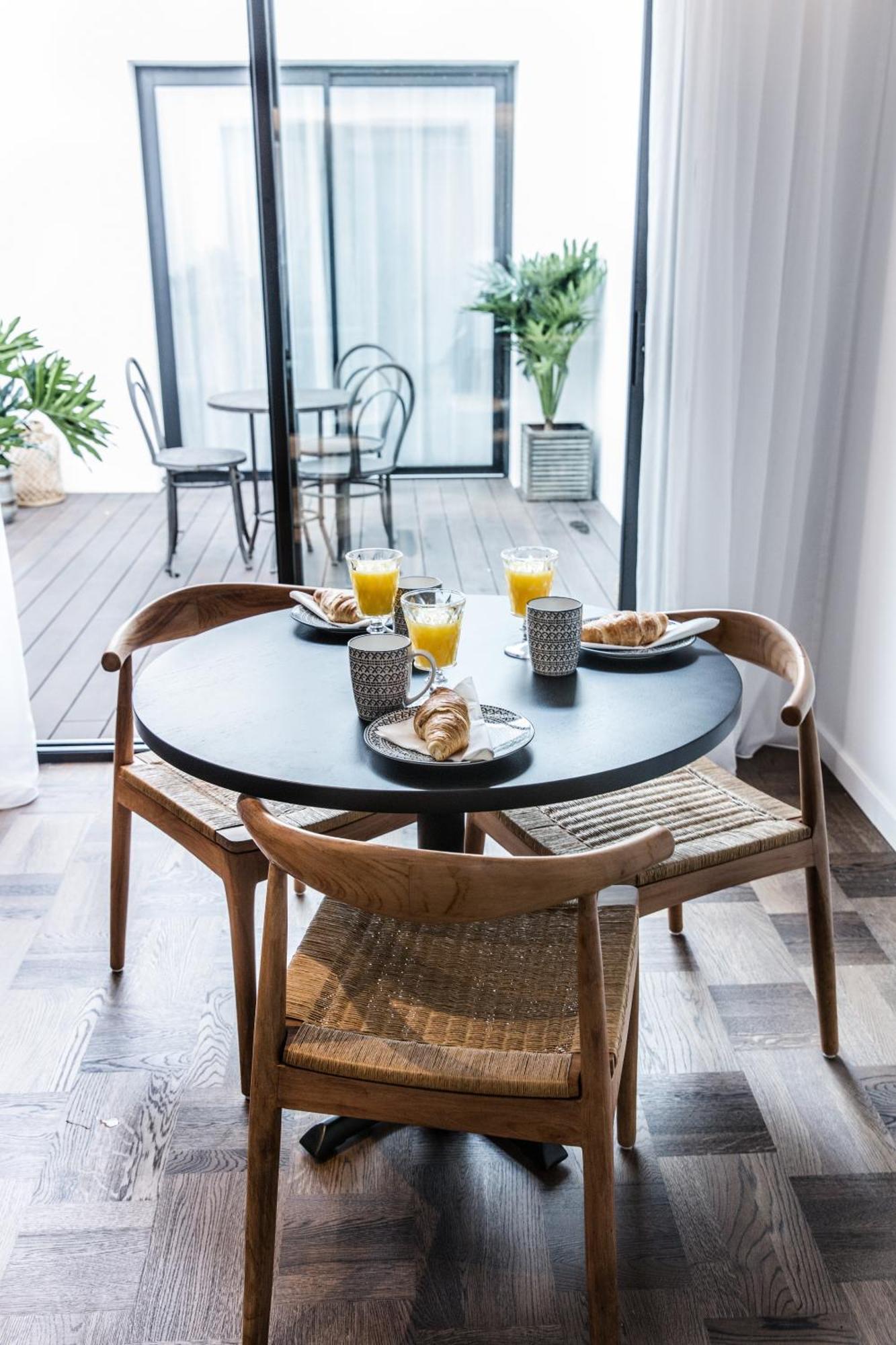 Terreno Suites