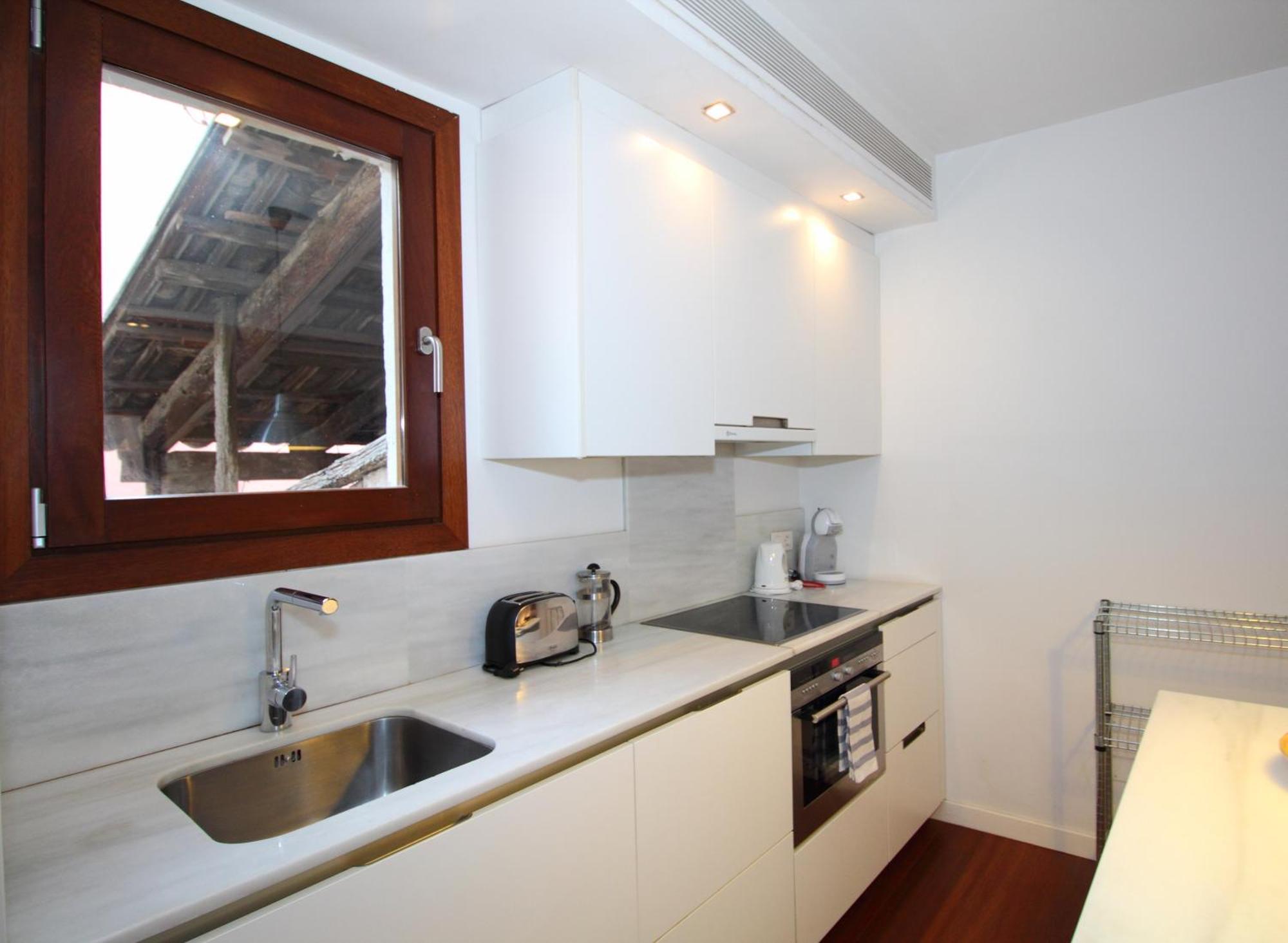 Missio Triplex House In Old Town Of