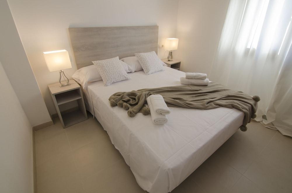 Khách sạn La Lonja Homes - Turismo De Interior 3*